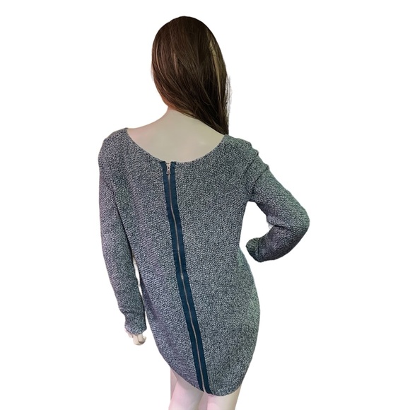 DYNAMITE HIGH-LOW SWEATER SIZE S BLUISH/TURQUOISE IN COLOUR - Picture 3 of 12